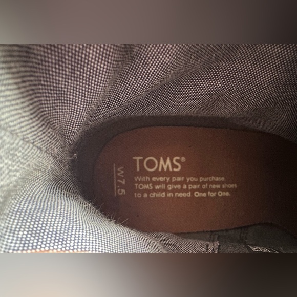 Toms ankle boots with zipper. Black, with brown heel, size 7.5 - Picture 5 of 6